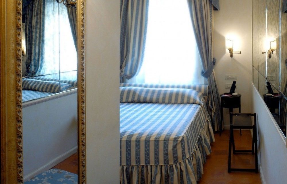 פיזה Hotel Relais Dell'Orologio מראה חיצוני תמונה