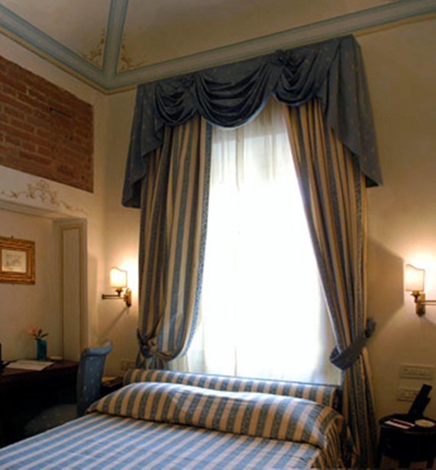 פיזה Hotel Relais Dell'Orologio מראה חיצוני תמונה