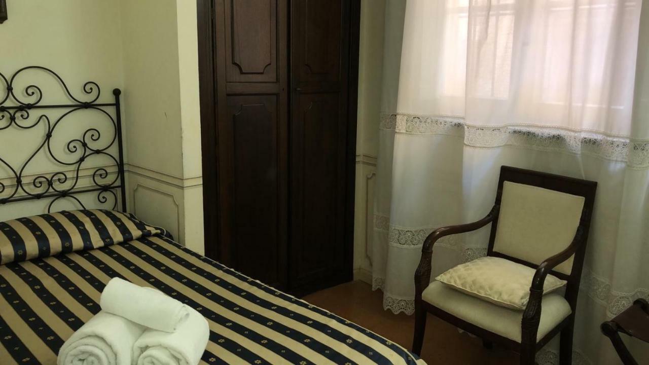 פיזה Hotel Relais Dell'Orologio מראה חיצוני תמונה