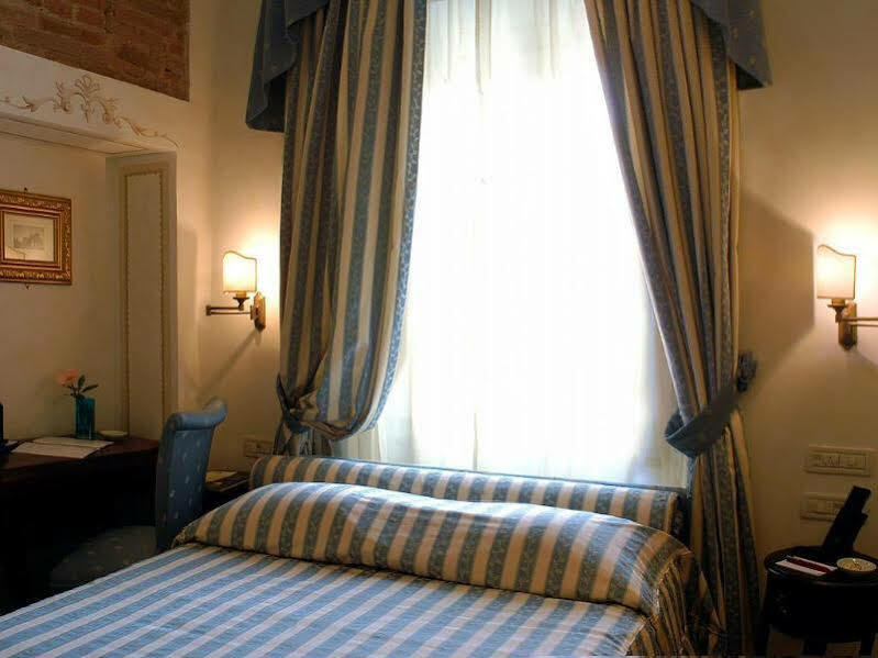 פיזה Hotel Relais Dell'Orologio מראה חיצוני תמונה