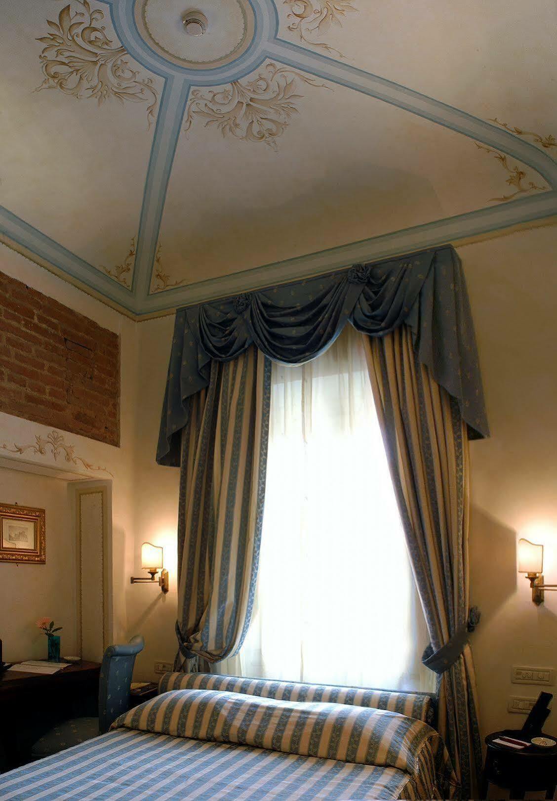פיזה Hotel Relais Dell'Orologio מראה חיצוני תמונה